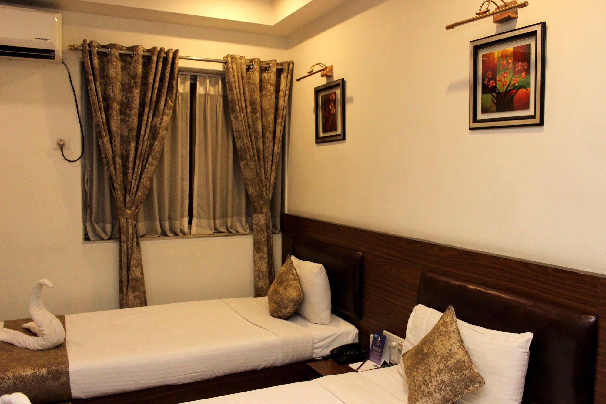 The Pearl Hotel Calcutta Eksteriør billede